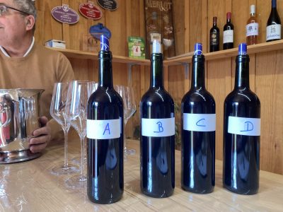Une façon originale de découvrir les vins du Médoc : Atelier assemblage au Château Liouner