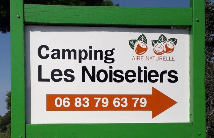 AIRE NATURELLE DE CAMPING LES NOISETIERS