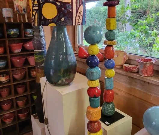 ATELIER DE LAUROS LE PORGE POTERIE RAKU CLAUDINE RUELLAN (2)