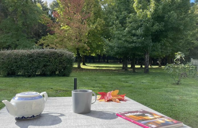 gite-chai-ludeye-gouter-jardin –